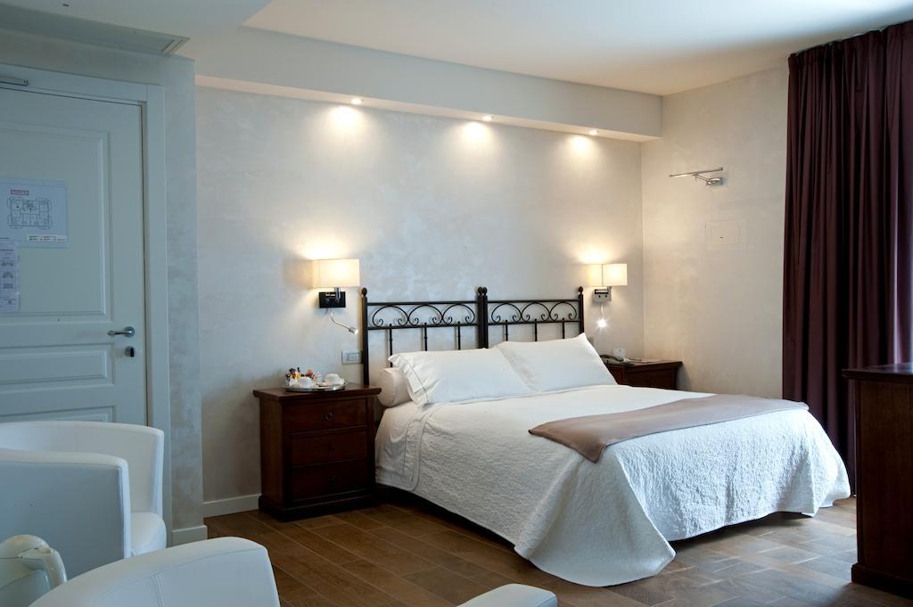 Hotel Ferro Di Cavallo Pavullo nel Frignano Δωμάτιο φωτογραφία